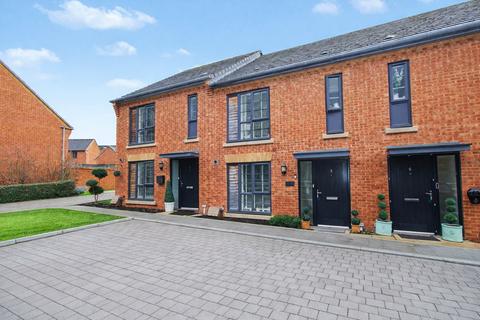 3 bedroom terraced house for sale, Limber Grove, Bordon, Hampshire, GU35