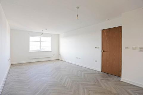 2 bedroom apartment to rent, High Road, Chadwell Heath