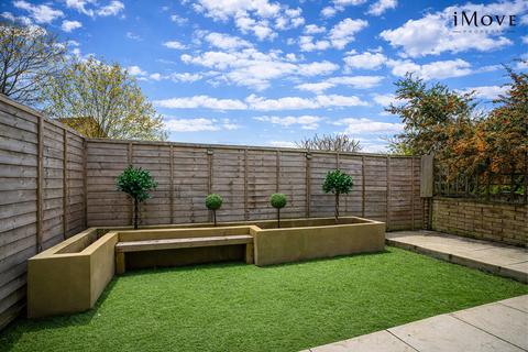 2 bedroom maisonette for sale, Beulah Hill, London SE19