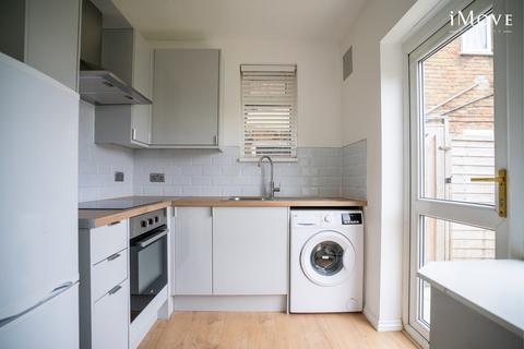 2 bedroom maisonette for sale, Beulah Hill, London SE19