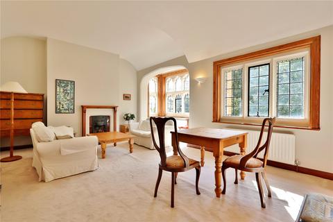 3 bedroom apartment for sale, Oldfield Wood, Woking, Surrey, GU22