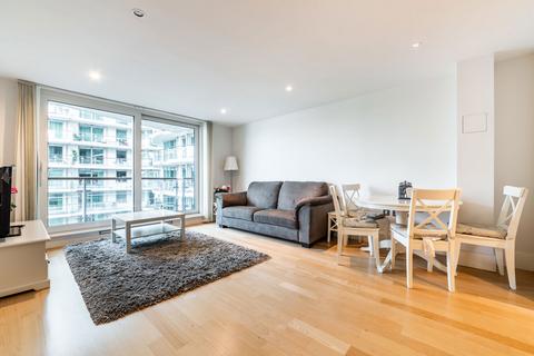 2 bedroom flat to rent, St. George Wharf, London SW8