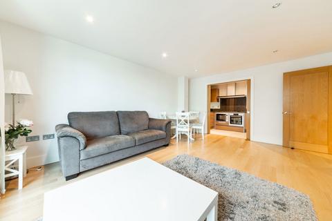 2 bedroom flat to rent, St. George Wharf, London SW8