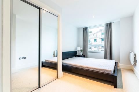 2 bedroom flat to rent, St. George Wharf, London SW8