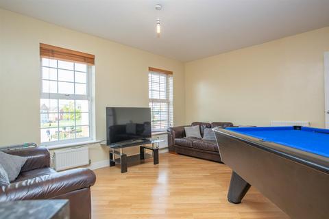 2 bedroom flat for sale, Doulton Close, Swindon