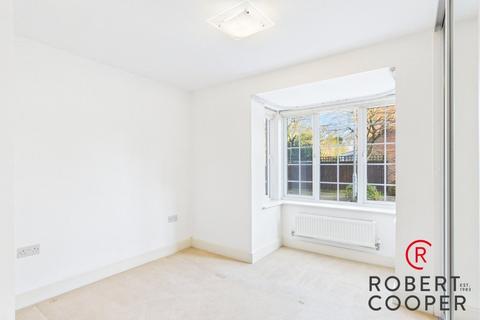 2 bedroom apartment to rent, Wren Lane, Ruislip, HA4