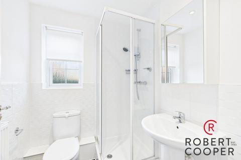 2 bedroom apartment to rent, Wren Lane, Ruislip, HA4