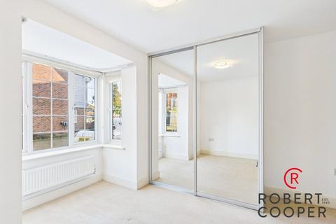2 bedroom apartment to rent, Wren Lane, Ruislip, HA4