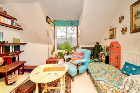 1 bedroom property for sale, Russell Road, London W14