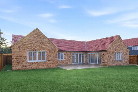3 bedroom bungalow for sale, Firth Way, Great Moulton, Norwich, Norfolk, NR15