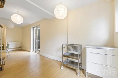 1 bedroom flat to rent, Roderick Road, Hampstead Heath, NW3 2NL