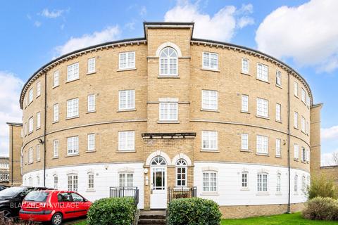 2 bedroom apartment for sale, Gilbert Close, London SE18