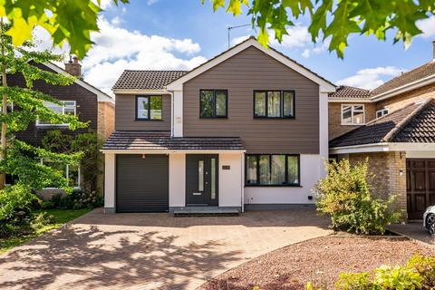 4 bedroom detached house for sale, Mancroft Road, Luton LU1