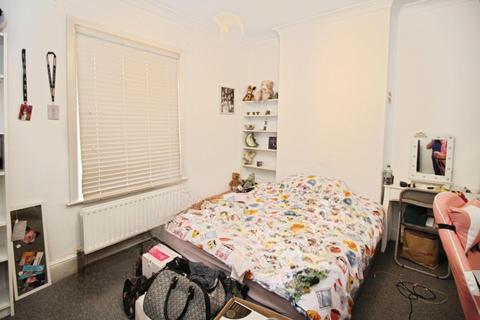 2 bedroom terraced house to rent, Croft Road, Lancashire PR6