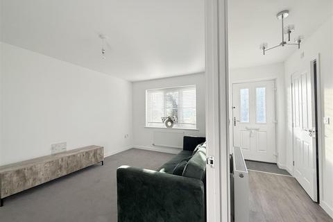 3 bedroom detached house to rent, Vickers Road, Beck Row IP28