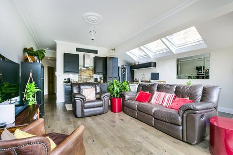 3 bedroom apartment for sale, First Avenue, Acton
