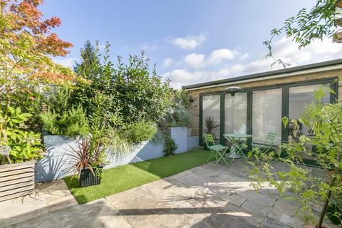 3 bedroom apartment for sale, First Avenue, Acton