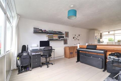 2 bedroom apartment to rent, 35 Hill View Court, Woking GU22
