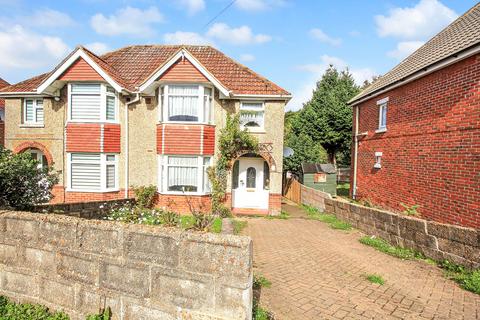 3 bedroom semi-detached house for sale - Cornwall Road, Southampton SO18