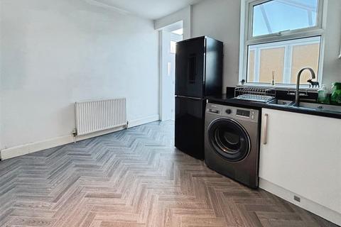 3 bedroom terraced house for sale, Oakdale Crescent, Bradford BD6