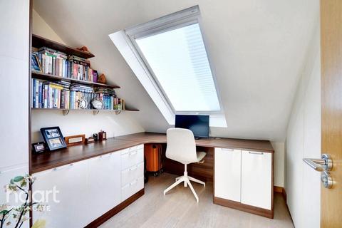 5 bedroom semi-detached house for sale, Hillfield Park, London