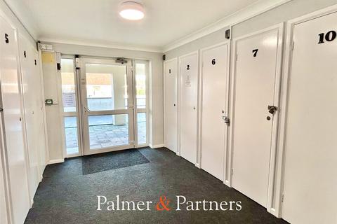 2 bedroom apartment for sale, Uplands Road, Clacton-on-Sea, Essex, CO15