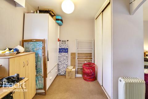 1 bedroom apartment for sale, Greenacre Gardens, Walthamstow