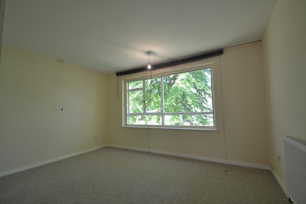 Bedroom 1 (2)