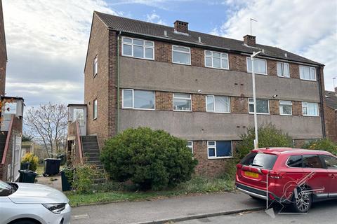 2 bedroom flat for sale, Weardale Avenue, Dartford