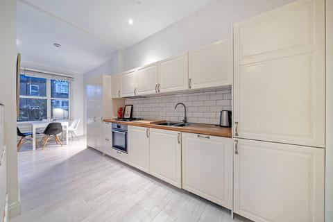 1 bedroom maisonette for sale, Dahomey Road, London, SW16