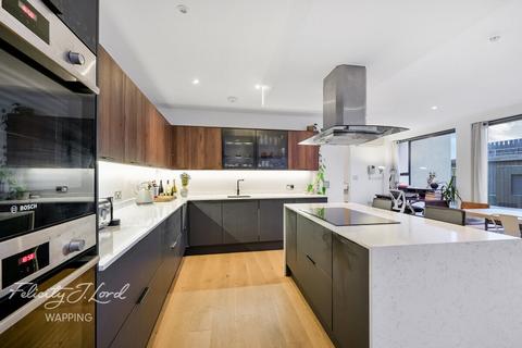 2 bedroom flat for sale, Dock Street, London E1