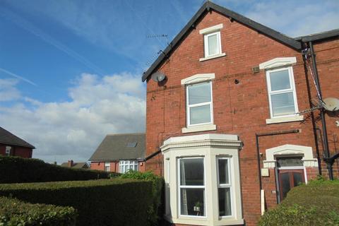 Property to rent, Cross Green Lane, Halton, Leeds