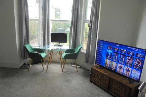 Property to rent, Cross Green Lane, Halton, Leeds