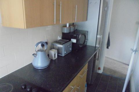 Property to rent, Cross Green Lane, Halton, Leeds