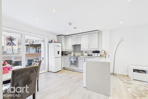 2 bedroom apartment for sale, Maxwell Road, Romford