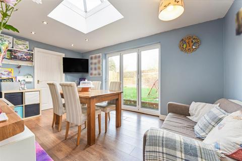 4 bedroom semi-detached house for sale, Camelia Close, Denvilles