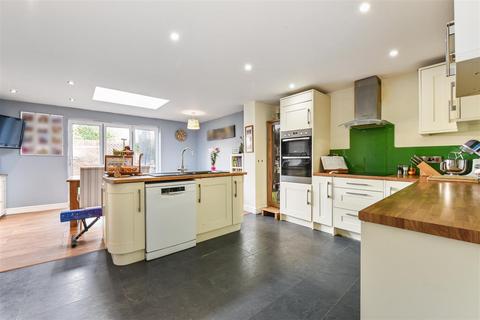 4 bedroom semi-detached house for sale, Camelia Close, Denvilles