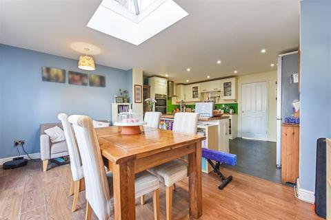 4 bedroom semi-detached house for sale, Camelia Close, Denvilles