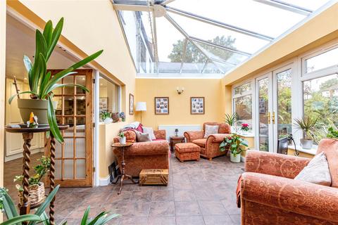 4 bedroom end of terrace house for sale, Farm Road, Bristol BS16