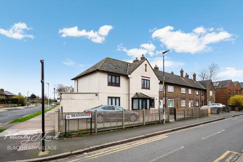 4 bedroom end of terrace house for sale, Meadowside, London SE9