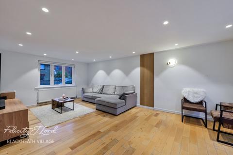 4 bedroom end of terrace house for sale, Meadowside, London