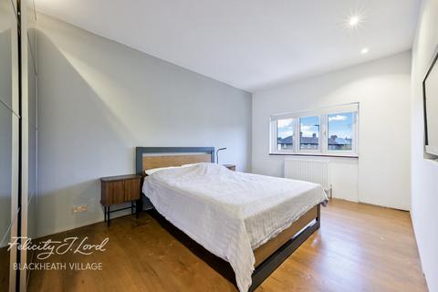 4 bedroom end of terrace house for sale, Meadowside, London