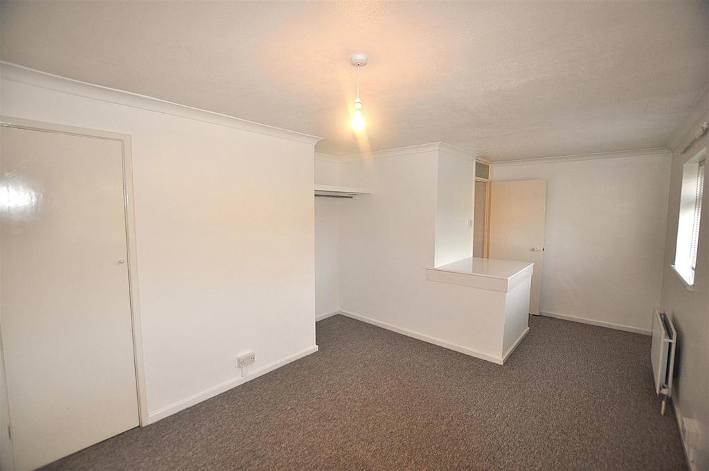 Bedroom 1.JPG