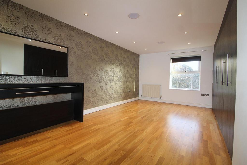 E master bedroom.JPG