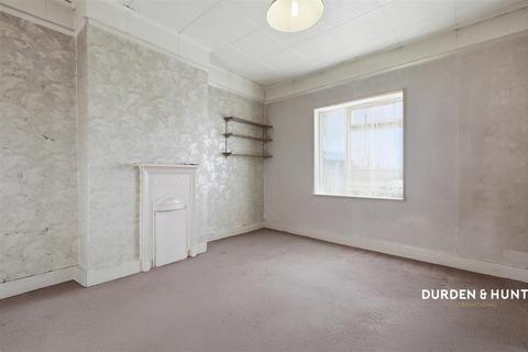 3 bedroom semi-detached house for sale, Springhall Road, Sawbridgeworth, CM21