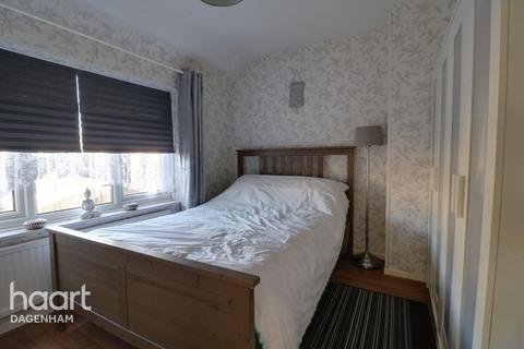 2 bedroom end of terrace house for sale, Ivyhouse Road, Dagenham