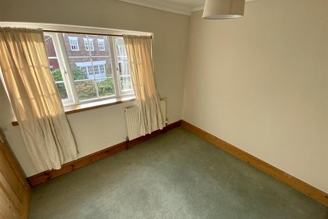 2 bedroom cottage to rent, Pinfold Street, Howden
