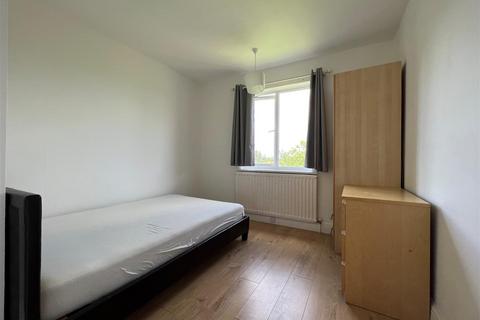 4 bedroom semi-detached house to rent, Napier Road, Wembley