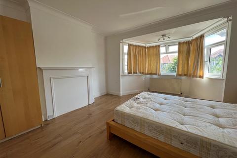 4 bedroom semi-detached house to rent, Napier Road, Wembley