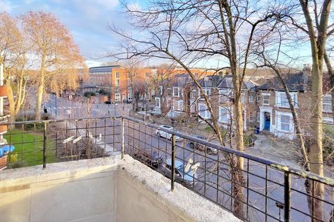2 bedroom flat for sale, Manor Road, London, N16